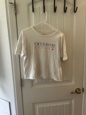 American Eagle Outfitters White Crewneck Tee with Subtle Logo